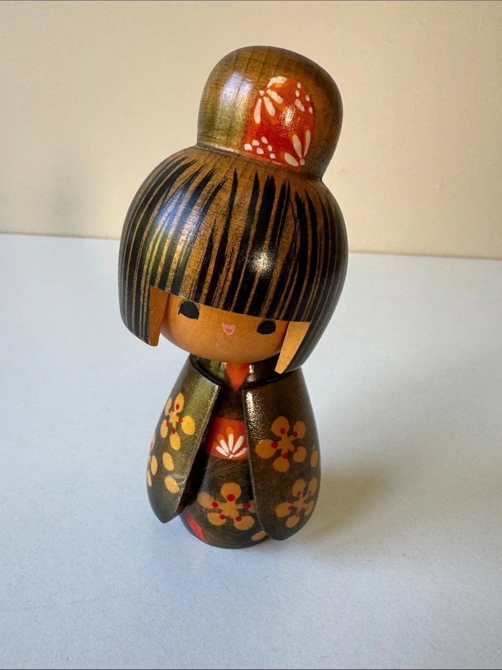 Bundle of 3 Hand Painted Vintage Japanese Kokeshi Dolls - Natural Wood - Picture 12 of 14